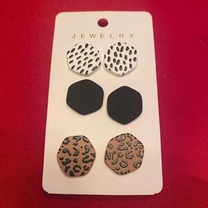Stylish Leopard and Black Stud Earrings Set. NEW